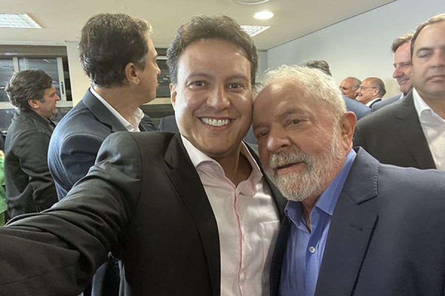 Com apoio de Lula, PT bate o martelo e Felipe Camarão será candidato ao governo do Maranhão