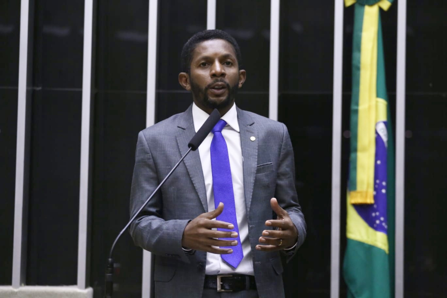 Deputado JP firma apoio à PEC que responsabiliza menores em crimes hediondos