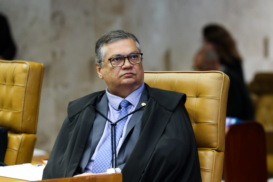 Dino abre investigação sigilosa sobre suposto uso de emendas para financiar filme ligado a Bolsonaro