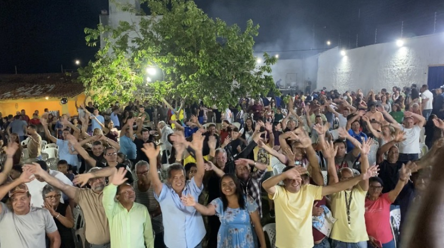 A largada de um projeto: lideranças se reúnem em torno de Ulisses e Mariana