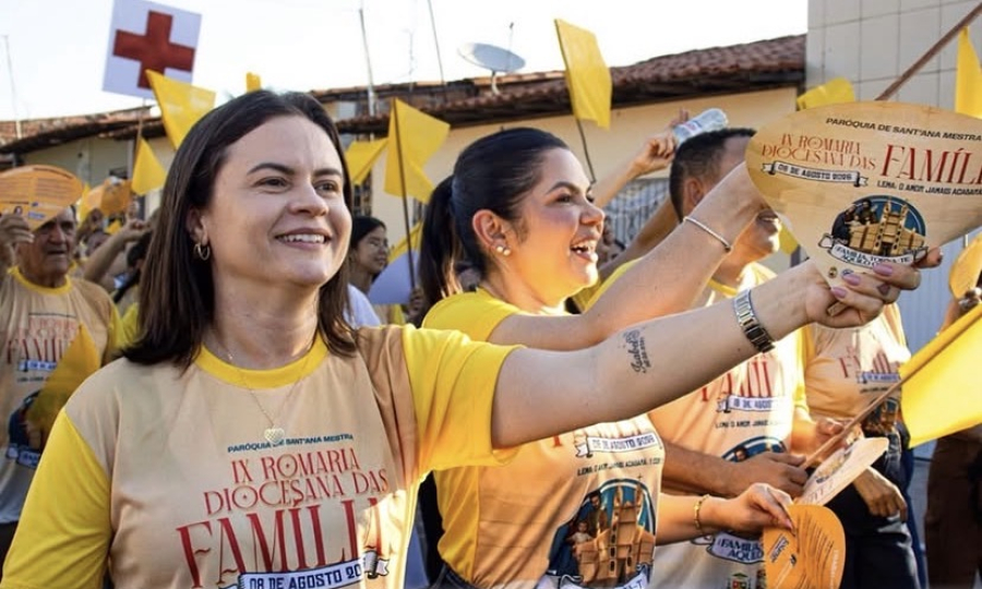 Fabiana Vilar prestigia IX Romaria Diocesana das Famílias em Pio XII